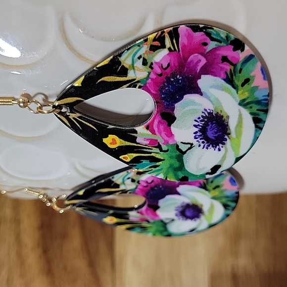 🔥LAST PAIR🔥 Vibrant Floral Teardrop Earrings - Picture 5 of 6